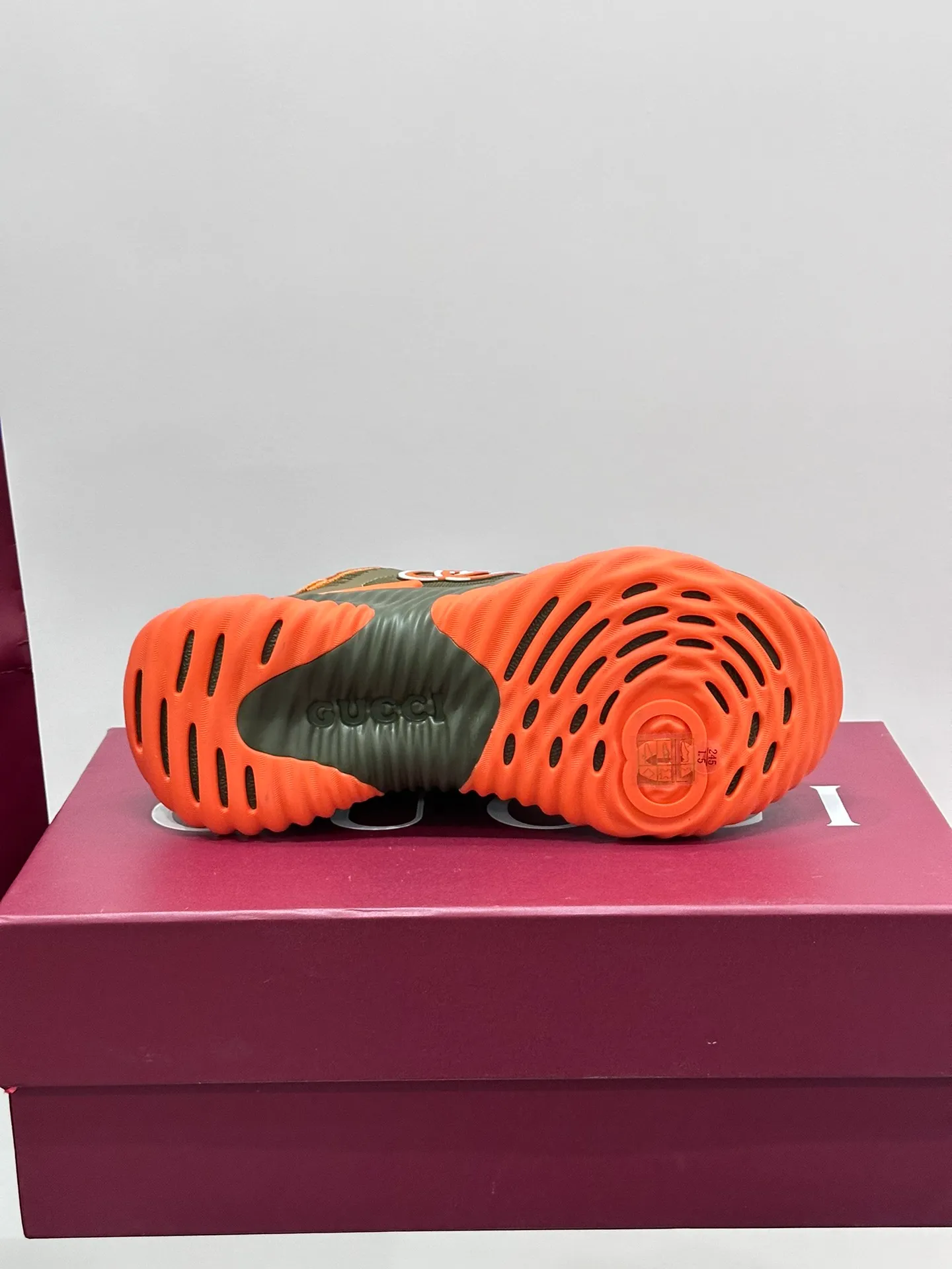 Men's Men's Shoes💰p760 "Gucc*" Ri Men's Men's Shoes💰p Men's Men's Shoes💰ple Series 2024ss👫Couple Style Casual Sports Shoes, buy the original and accurately reproduce it! Restore the quality of details, Gucci Ri men's shoes 💰p men's shoes 💰ple series sports shoes are made with innovative stitching technology to create a flowing texture like water. The leather design is paired with three-dimensional interlocking Double G leather patches and Gucci letter metal accessories, creating a free flowing texture of the entire shoe with a 3D effect. A classic and versatile piece that feels super comfortable on your feet! Male 39-44 Female 35-39